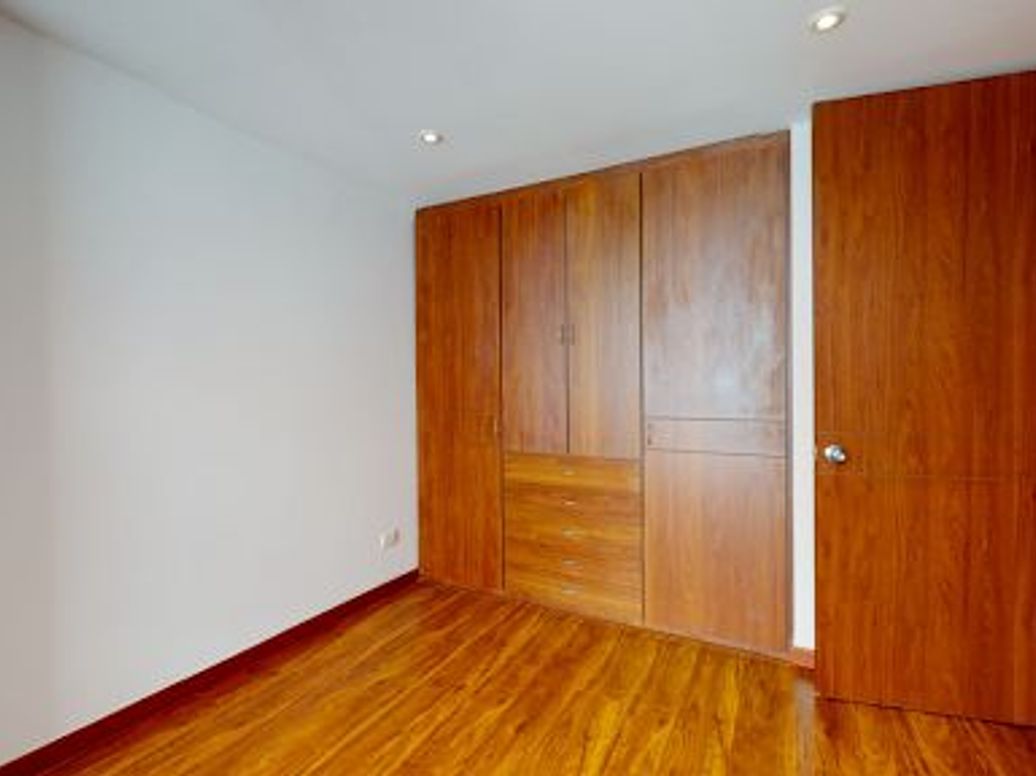 Apartamento de 2 alcobas en venta en Santa Barbara, Bogotá, 61 m² · foto 9 de 15