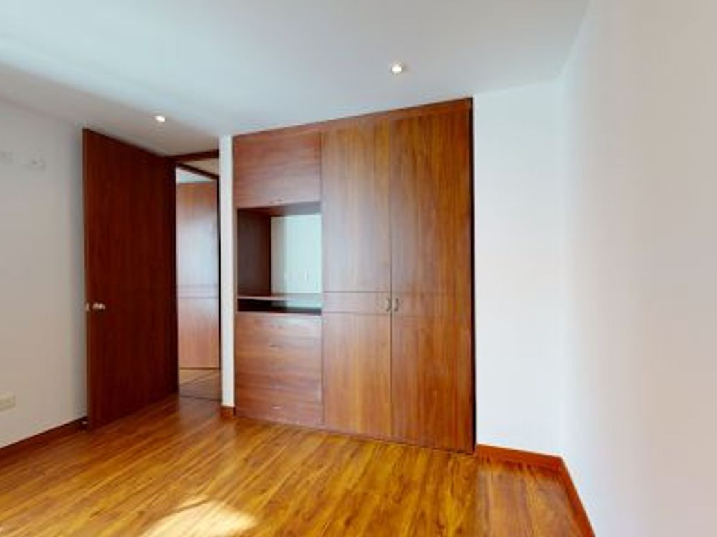 Apartamento de 2 alcobas en venta en Santa Barbara, Bogotá, 61 m² · foto 2 de 15