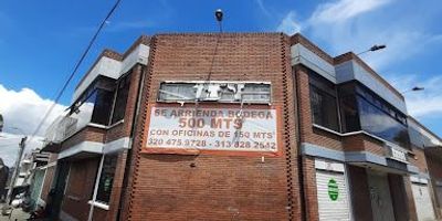  ARRIENDO  CENTRO, BODEGA ESQUINERA CON EXCELENTE AREA,  ESPACIO DE OFICINAS CON BAÑO PRIVADO, PISOS EN CEMENTO REFORZADO, SUBESTACION ELECTRICA, CUARTO BODEGAJE, MEZANINE DE CARGUE Y DESCARGUE PORTON DE ACCESO CON DOBLE ALTURA, ZONA DE CAFETERIA.    CITAS GRATIS EN NUESTRO DEPARTAMENTO COMERCIAL - ATENCION PERSONALIZADA.