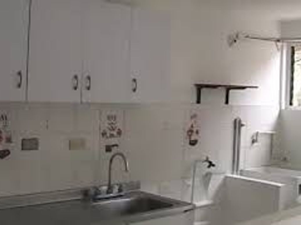 Casa de 11 alcobas en venta en El Rubi, Bogotá, 288 m² · foto 3 de 4