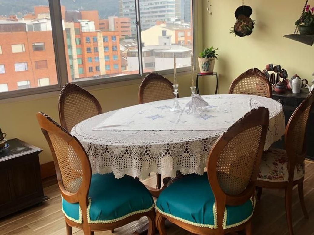 Apartamento de 3 alcobas en venta en Santa Barbara Central, Bogotá, 130 m² · foto 4 de 10