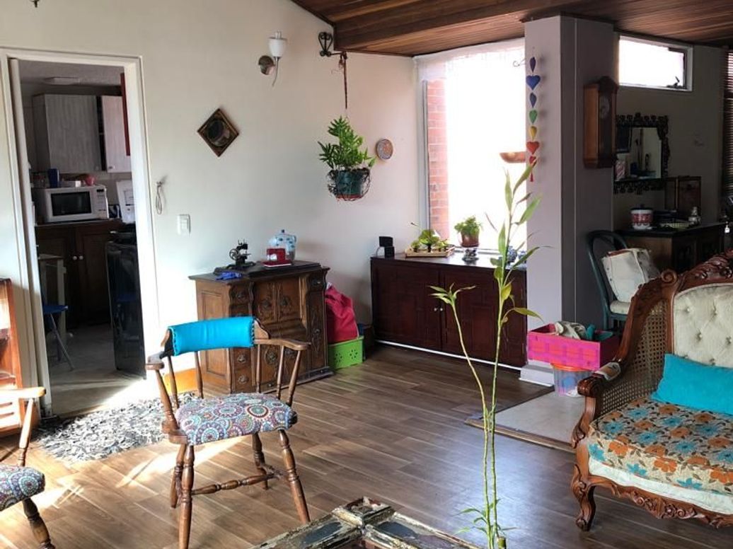 Apartamento de 3 alcobas en venta en Santa Barbara Central, Bogotá, 130 m² · foto 3 de 10