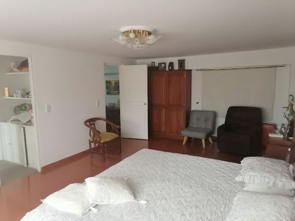 Apartamento de 5 alcobas en venta en El Batan, Bogotá, 238 m² · foto 17 de 20