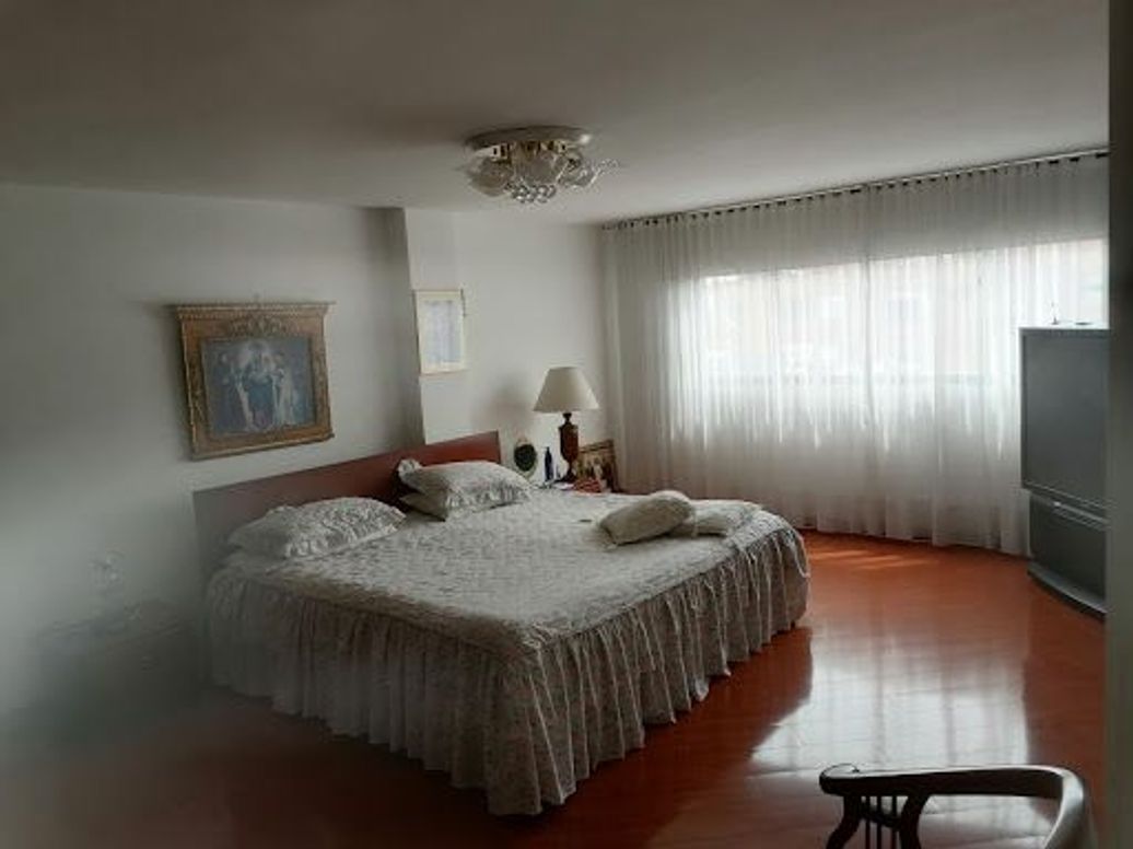 Apartamento de 5 alcobas en venta en El Batan, Bogotá, 238 m² · foto 18 de 20