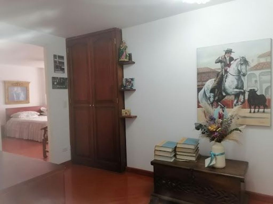 Apartamento de 5 alcobas en venta en El Batan, Bogotá, 238 m² · foto 19 de 20