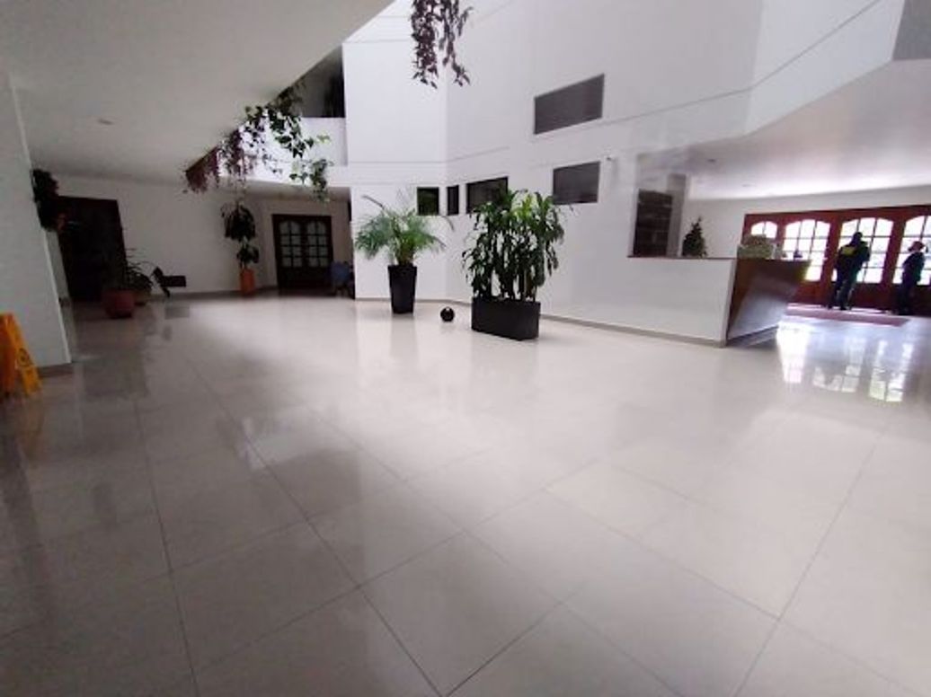 Apartamento de 2 alcobas en venta en Santa Barbara, Bogotá, 76 m² · foto 16 de 19