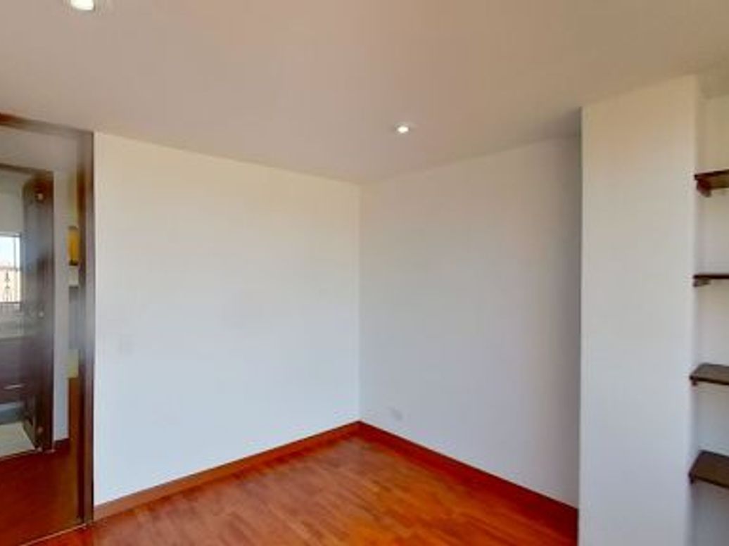Apartamento de 2 alcobas en venta en Santa Barbara, Bogotá, 76 m² · foto 4 de 19