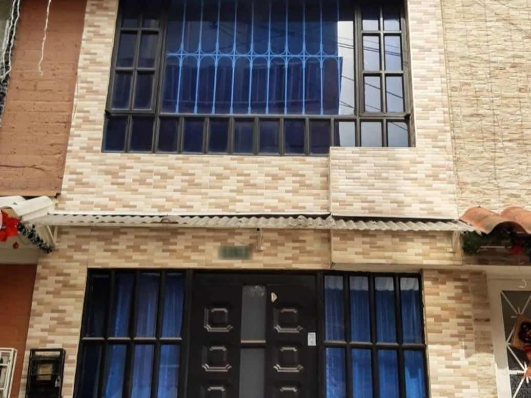 Casa de 4 alcobas en venta en Jorge Uribe Botero, Bogotá, 108 m² · foto 2 de 20