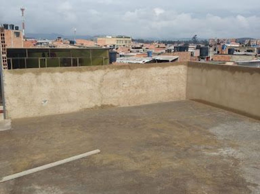 Casa de 10 alcobas en venta en Los Dos Leones, Bogotá, 420 m² · foto 10 de 11