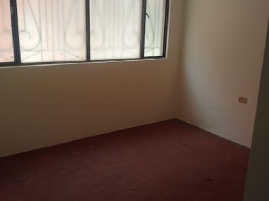 Casa de 10 alcobas en venta en Los Dos Leones, Bogotá, 420 m² · foto 3 de 11