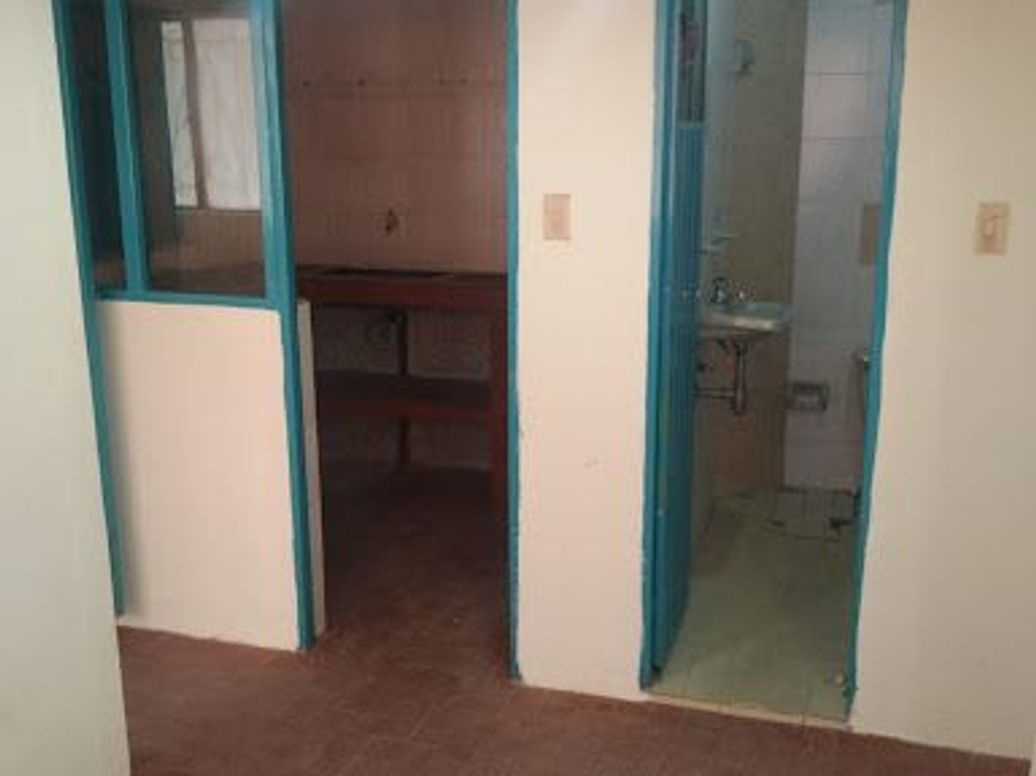 Casa de 10 alcobas en venta en Los Dos Leones, Bogotá, 420 m² · foto 2 de 11