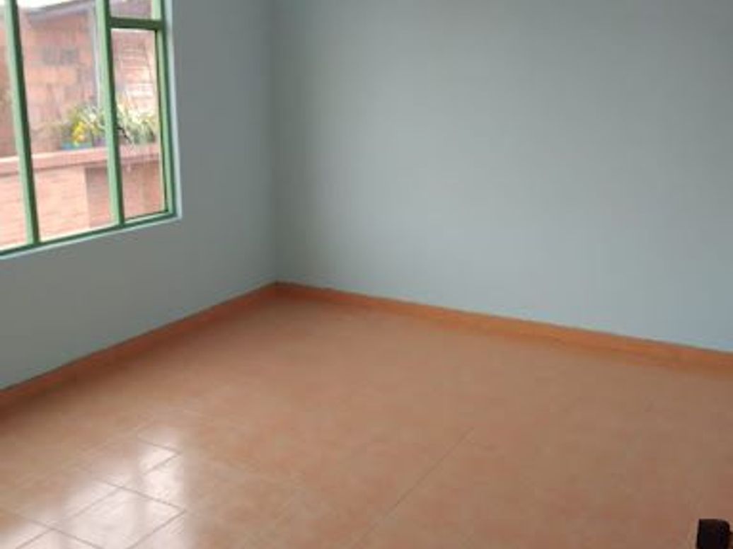 Casa de 10 alcobas en venta en Los Dos Leones, Bogotá, 420 m² · foto 6 de 11
