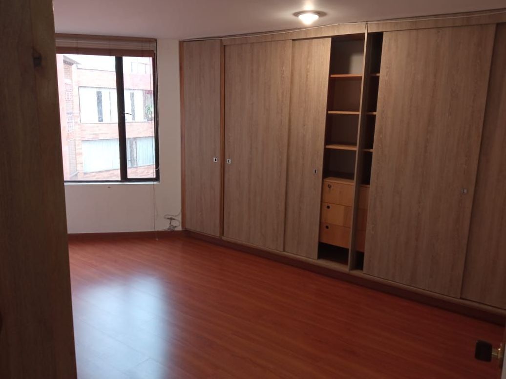 Apartamento de 2 alcobas en venta en La Carolina, Bogotá, 78 m² · foto 6 de 10