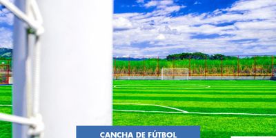 Brisamar es el condominio perfecto para apreciar los imponentes paisajes que nos ofrece el eje cafetero, está rodeado de verdes montañas que te invitan a vivir en armonía con la naturaleza, disfrutando siempre un ambiente de paz y tranquilidad.  Este completo condominio campestre cuenta con amplias zonas deportivas y recreativas, tales como, las piscinas desde donde podrás disfrutar inolvidables atardeceres, el salón de juegos para disfrutar con los más pequeños de casa y el home theater para compartir una película en familia.

Aquí también puedes encontrar zonas deportivas, como: cancha de fútbol, canchas múltiples, cancha de tenis, parque infantil y el parque ecológico.