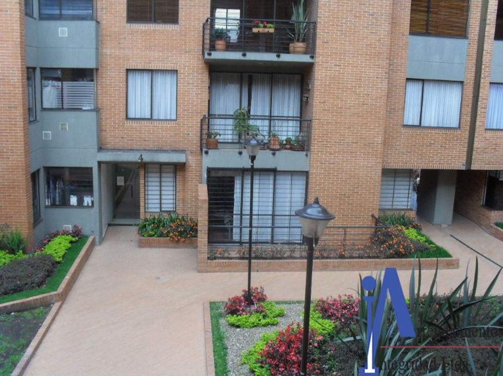 Apartamento de 3 alcobas en venta en Colina Campestre, Bogotá, 87 m² · foto 10 de 20