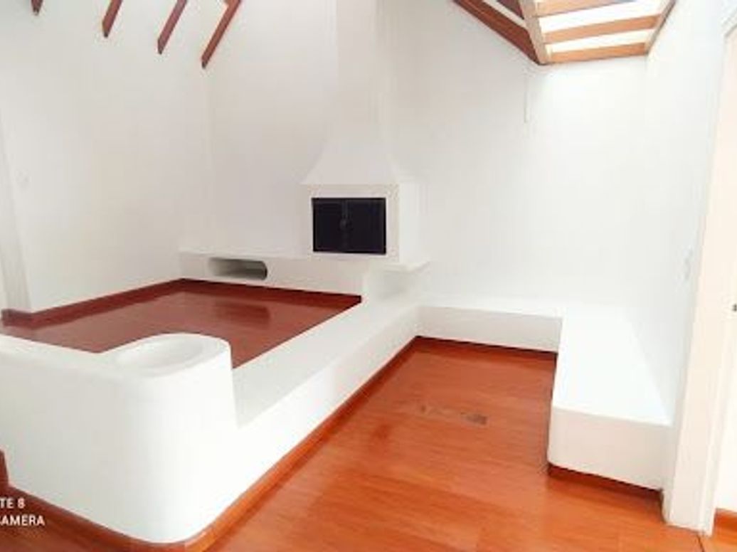 Casa de 4 alcobas en venta en Unicentro, Bogotá, 500 m² · foto 2 de 20