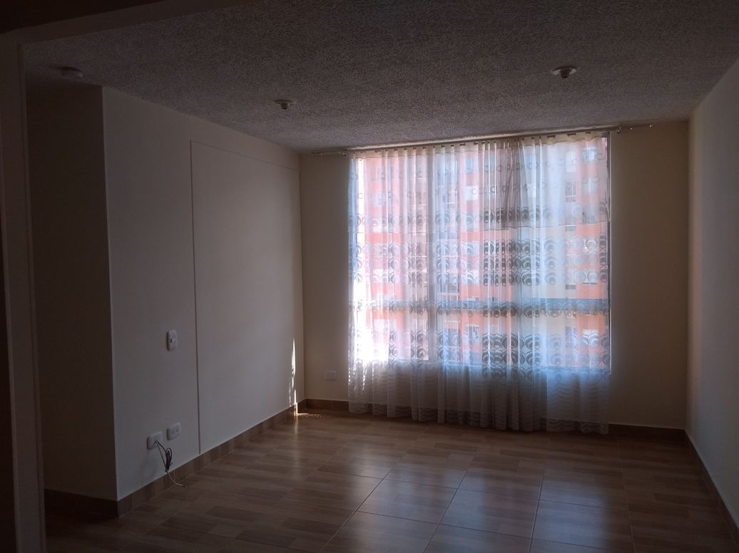 Apartamento de 3 alcobas en venta en Los Pantanos, Bogotá, 51 m² · foto 3 de 10