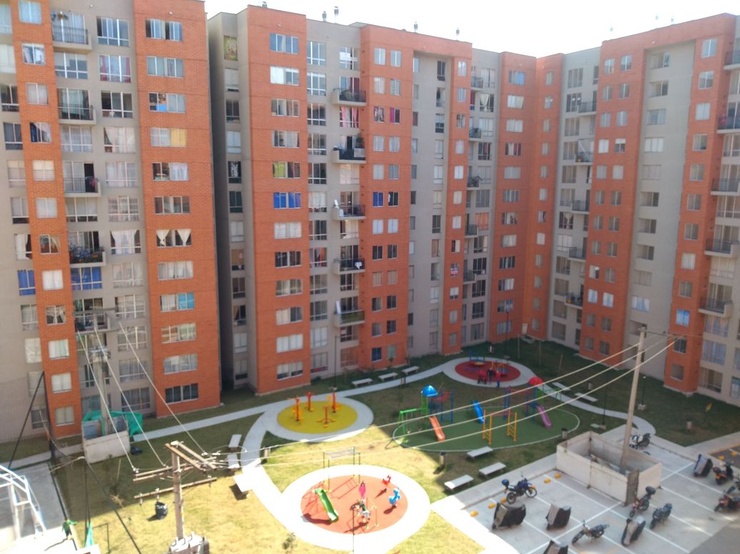 Apartamento de 3 alcobas en venta en Los Pantanos, Bogotá, 51 m² · foto 2 de 10