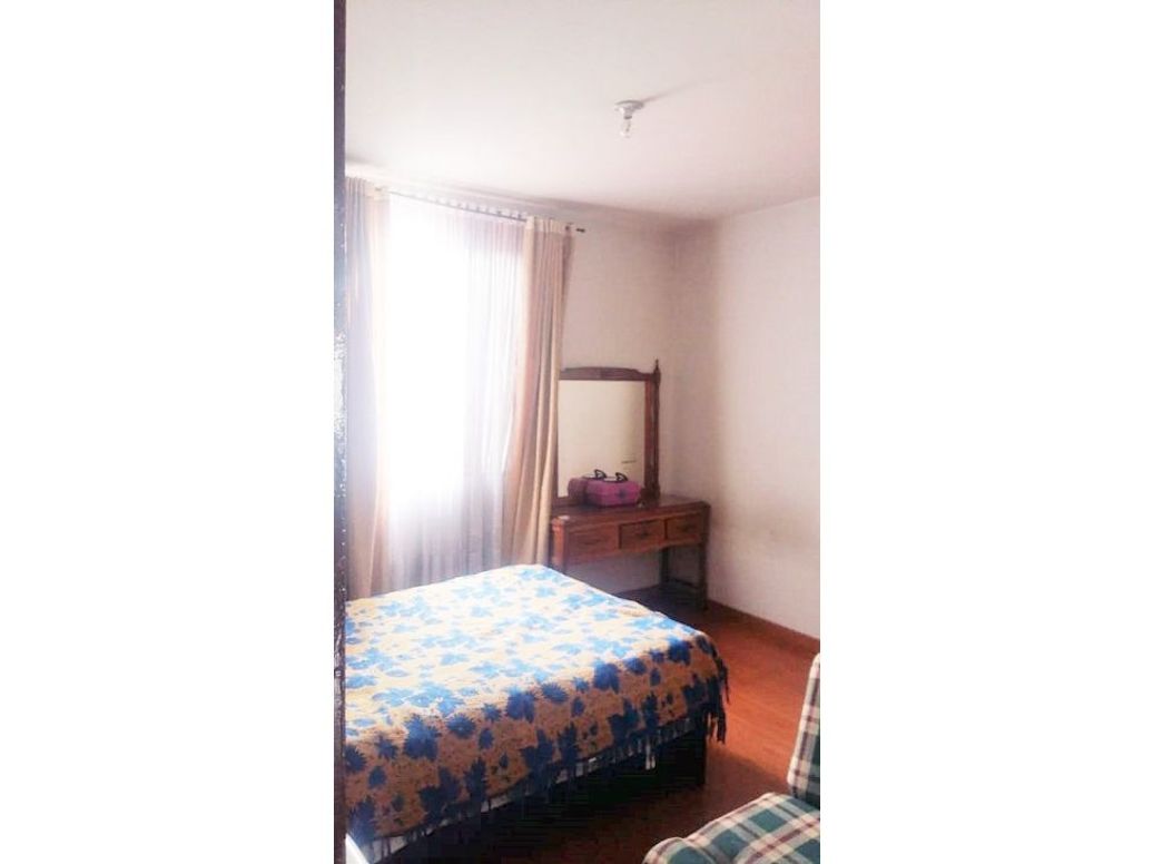 Casa de 5 alcobas en venta en Centro, Bogotá, 241 m² · foto 3 de 20
