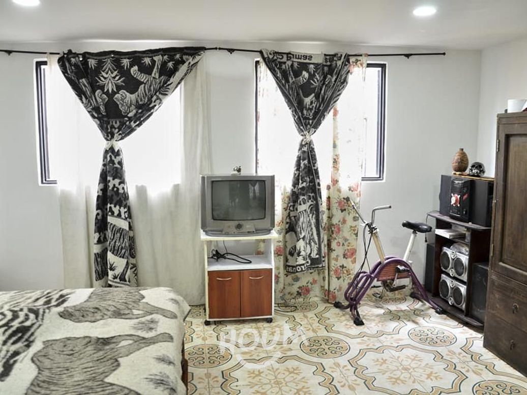 Casa de 7 alcobas en venta en Alcalá, Bogotá, 260 m² · foto 3 de 20