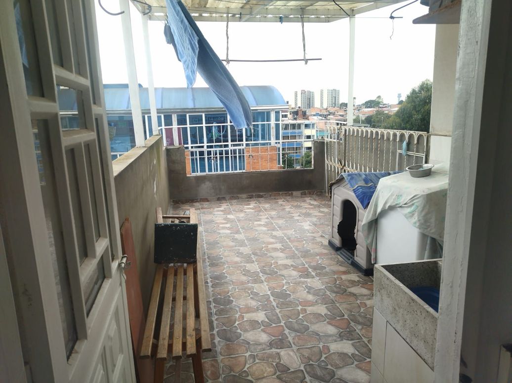 Casa de 7 alcobas en venta en La Riviera, Bogotá, 36 m² · foto 7 de 10