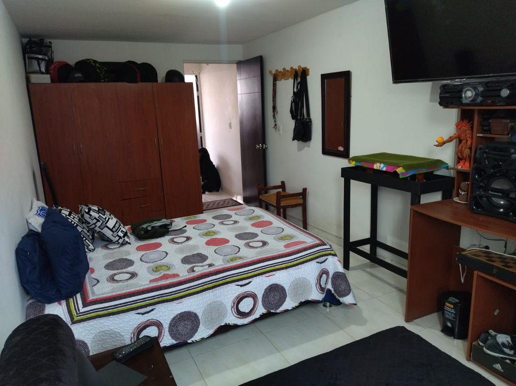 Casa de 7 alcobas en venta en La Riviera, Bogotá, 36 m² · foto 5 de 10