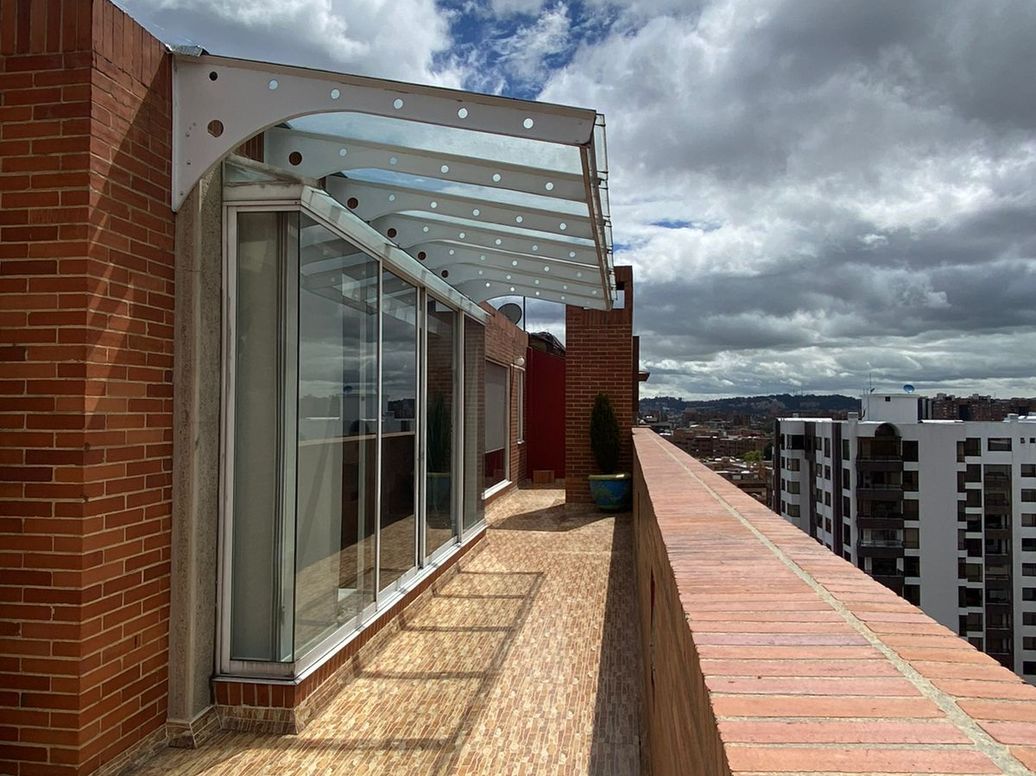 Apartamento de 5 alcobas en venta en Santa Barbara Occidental, Bogotá, 363 m² · foto 2 de 20