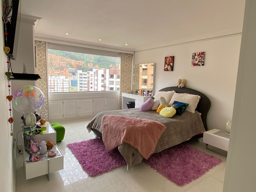 Apartamento de 5 alcobas en venta en Santa Barbara Occidental, Bogotá, 363 m² · foto 10 de 20