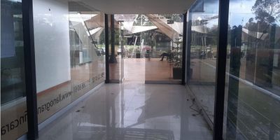 Local para la venta en Llanogrande con cocineta.

Excelente ubicación en mall de llanogrande con parqueaderos de visitantes, sector comercial, cerca a transporte público, centros comerciales y estación de gasolina.

 
