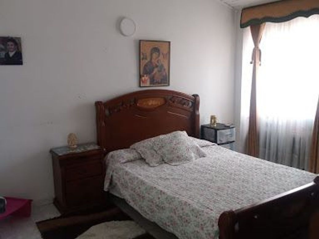 Casa de 5 alcobas en venta en Villa Luz, Bogotá, 234 m² · foto 10 de 18