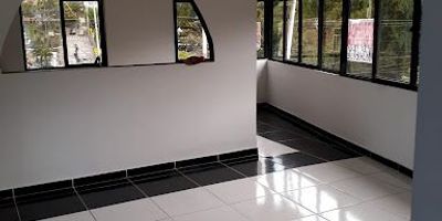 Casa para inversión en Venta en el barrio La pradera de Dosquebradas. Cuenta con un área de 98m2, distribuidos en 3 apartamentos independientes y local rentados. En el primer piso un local. Segundo piso, apartamento de 2 alcobas, baño y patio. Tercer piso, apartamento de 2 alcobas, baño y sala comedor amplios. Y en el cuarto piso, apartamento de 3 alcobas, baño y patio.