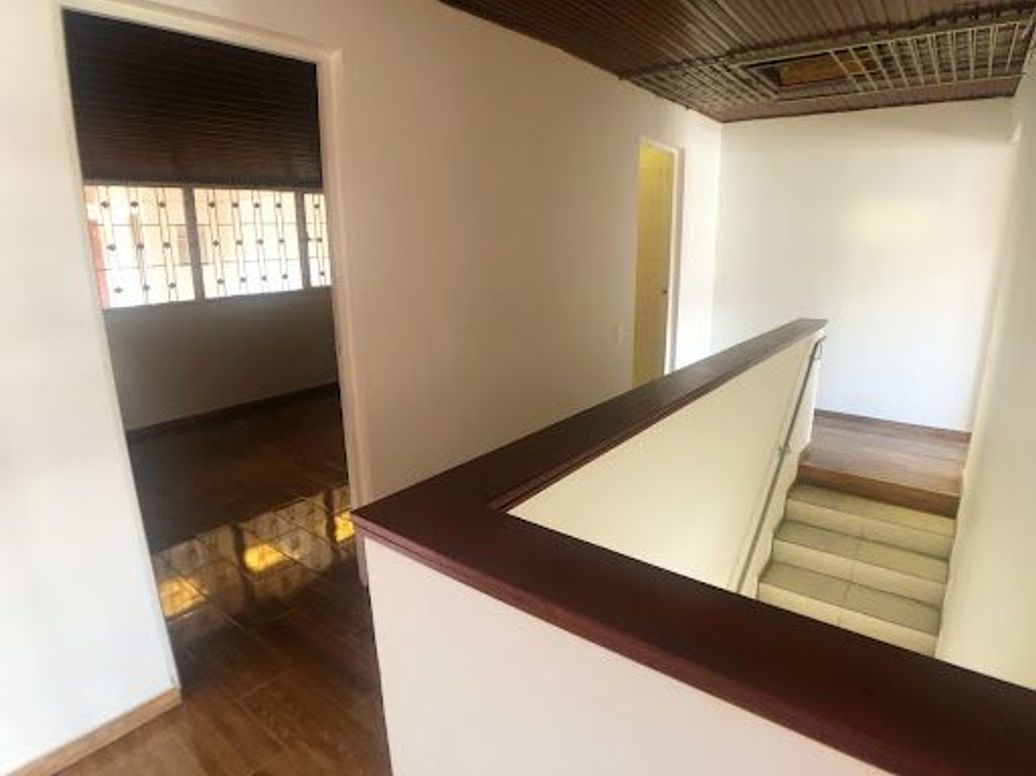 Casa de 4 alcobas en venta en Urbanización San Martín, Bogotá, 346 m² · foto 18 de 18