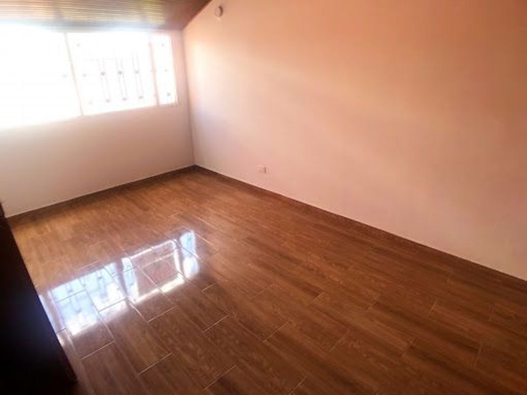 Casa de 4 alcobas en venta en Urbanización San Martín, Bogotá, 346 m² · foto 15 de 18