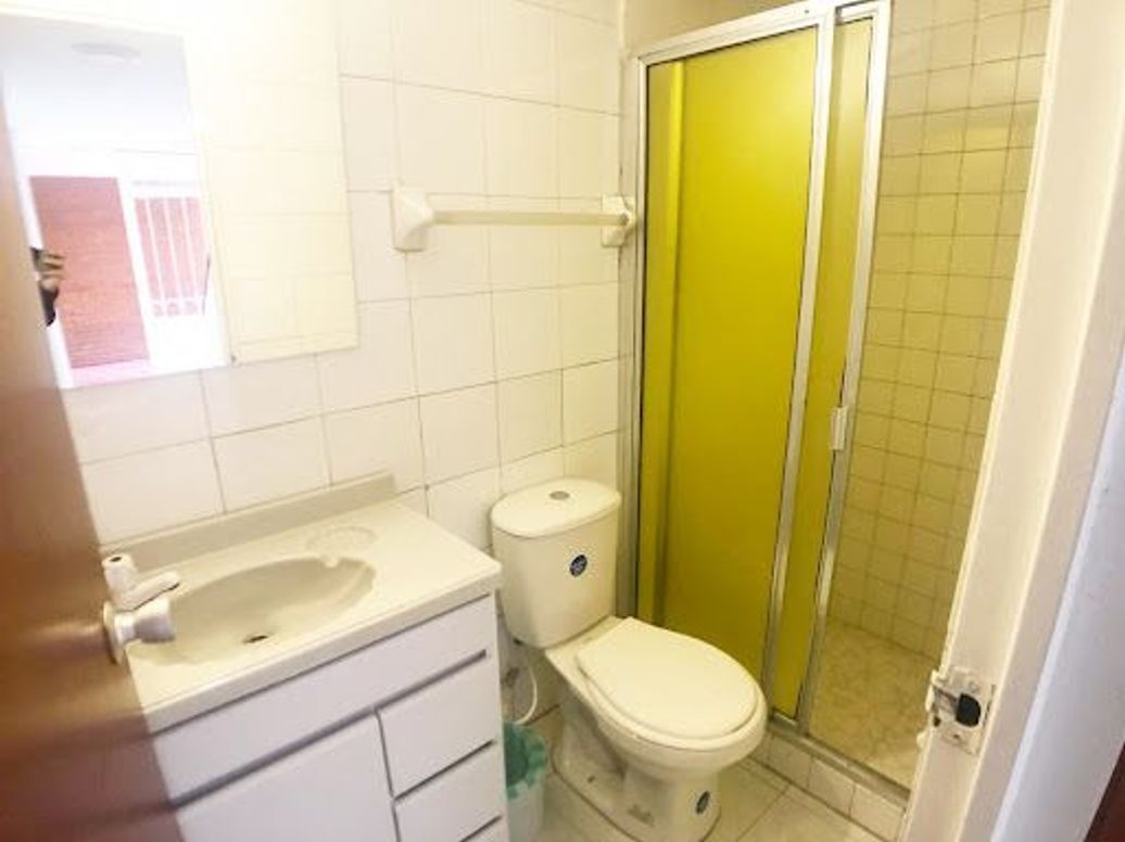 Casa de 4 alcobas en venta en Urbanización San Martín, Bogotá, 346 m² · foto 4 de 18