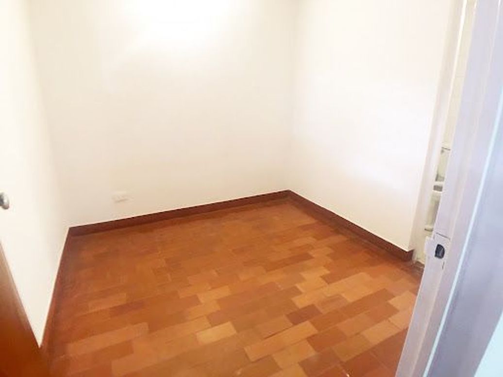 Casa de 4 alcobas en venta en Urbanización San Martín, Bogotá, 346 m² · foto 8 de 18