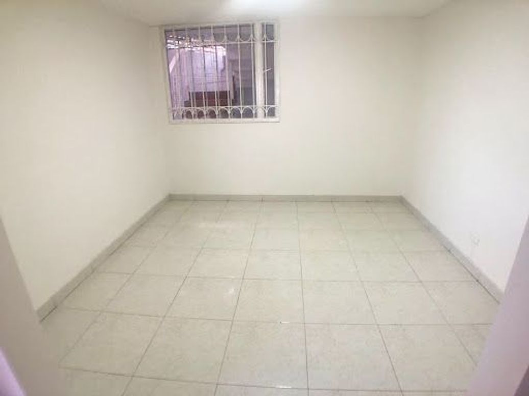 Casa de 4 alcobas en venta en Urbanización San Martín, Bogotá, 346 m² · foto 2 de 18