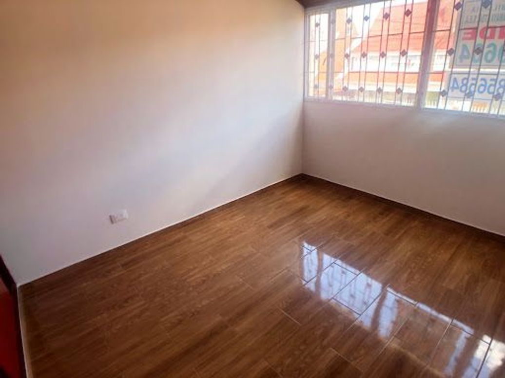 Casa de 4 alcobas en venta en Urbanización San Martín, Bogotá, 346 m² · foto 16 de 18
