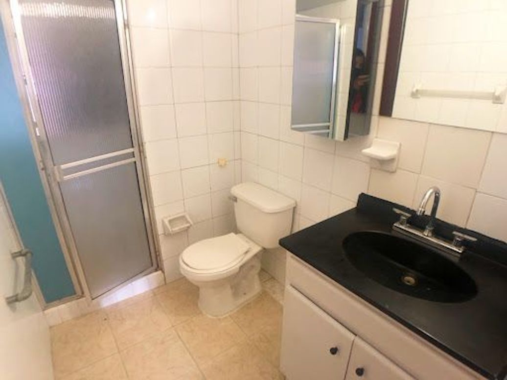 Casa de 4 alcobas en venta en Urbanización San Martín, Bogotá, 346 m² · foto 12 de 18
