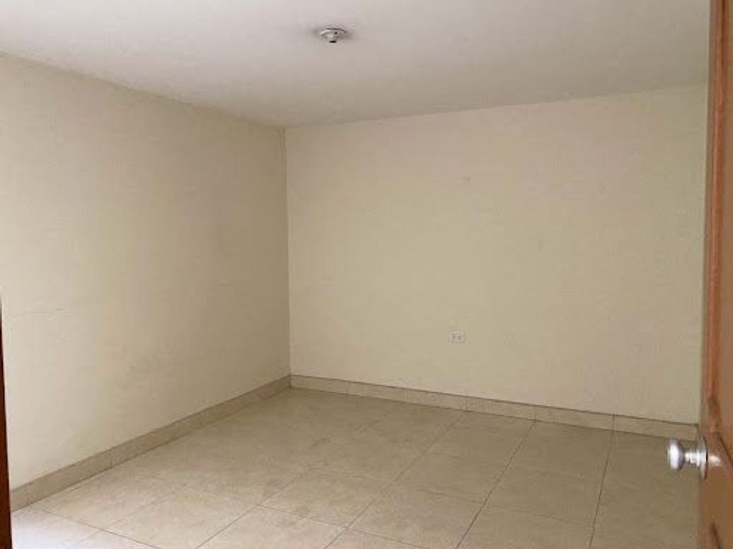 Casa de 4 alcobas en venta en Villa Luz, Bogotá, 235 m² · foto 2 de 20