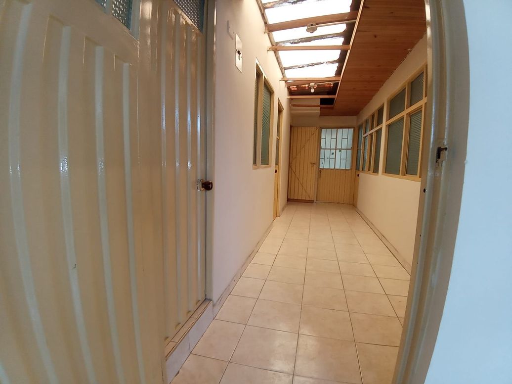 Casa de 13 alcobas en venta en Andalucia Et. Ii, Bogotá, 355 m² · foto 2 de 10