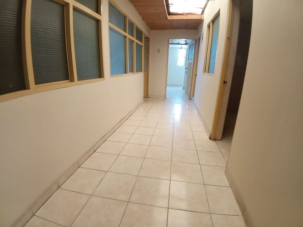 Casa de 13 alcobas en venta en Andalucia Et. Ii, Bogotá, 355 m² · foto 5 de 10