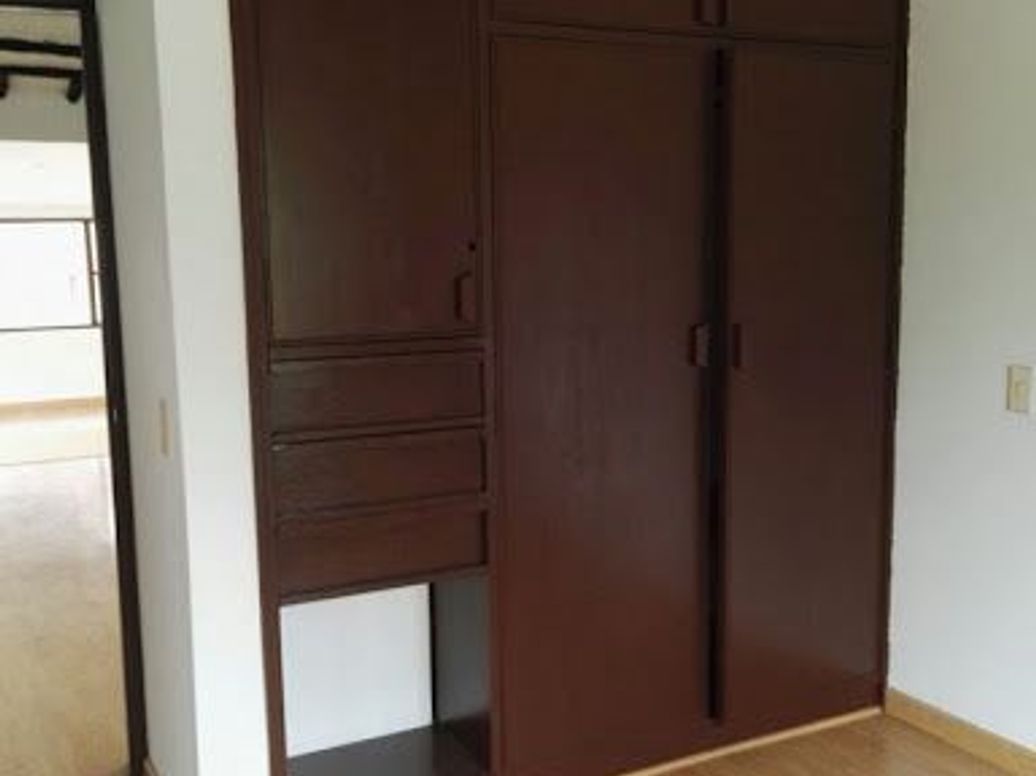 Casa de 5 alcobas en venta en Modelia, Bogotá, 300 m² · foto 9 de 18