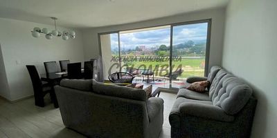 EXCELENTE APARTAMENTO EN CONJUNTO CERRADO, CON EXCELENTES ACABADOS, ÁREA, UBICACIÓN, ILUMINACIÓN Y VENTILACIÓN. CONSTA DE TRES ALCOBAS CON CLOSET, CUATRO BAÑOS, SALA-COMEDOR, COCINA INTEGRAL, ESTUDIO, ZONA DE ROPAS Y PARQUEADERO CUBIERTO.