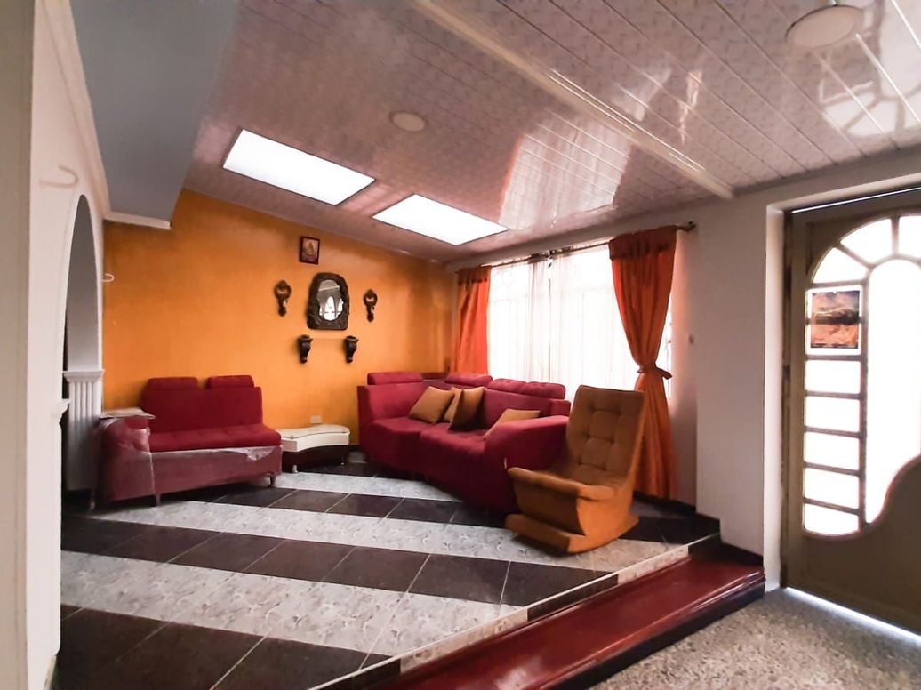 Casa de 4 alcobas en venta en Mandalay Et. Ii, Bogotá, 243 m² · foto 2 de 10