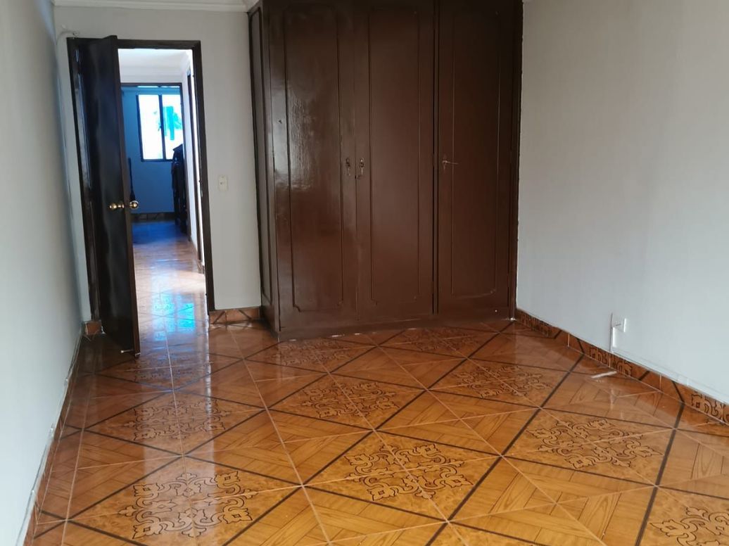 Casa de 4 alcobas en venta en Mandalay Et. Ii, Bogotá, 243 m² · foto 9 de 10