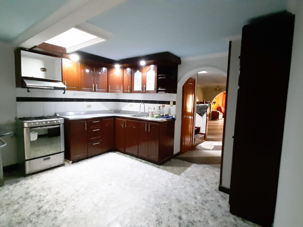 Casa de 4 alcobas en venta en Mandalay Et. Ii, Bogotá, 243 m² · foto 4 de 10