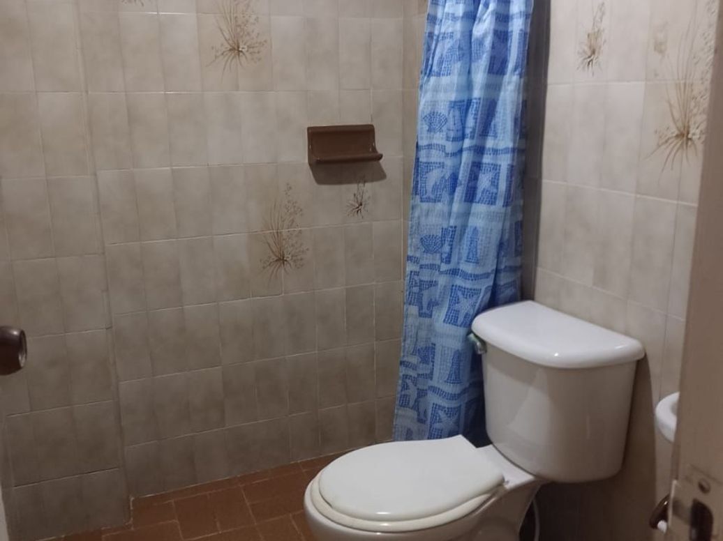 Casa de 8 alcobas en venta en Primavera, Bogotá, 260 m² · foto 3 de 10