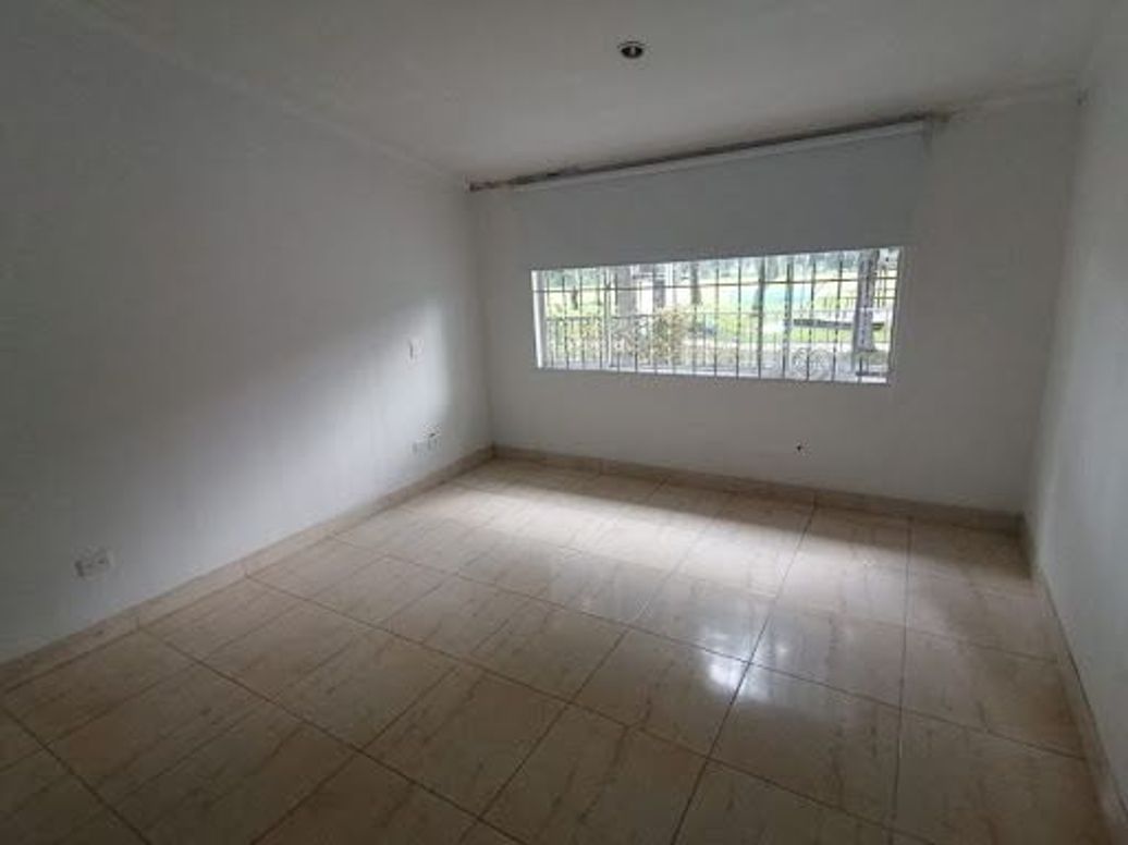 Casa de 5 alcobas en arriendo en Colinas De Suba, Bogotá, 250 m² · foto 11 de 20