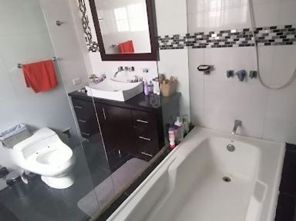 Casa de 5 alcobas en arriendo en Colinas De Suba, Bogotá, 250 m² · foto 6 de 20