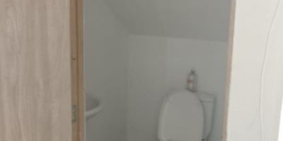 Local en La Gloria, Itagüí.
Comodidades: 1 baño, piso en cerámica, área de 22 mt2.


Este espacio está listo para convertirse en el próximo punto de referencia comercial. Cuenta con un baño, pisos en cerámica y excelente acabado. Además, se encuentra rodeado de rutas alimentadoras y con fácil acceso al sistema de transporte público.




¡Aproveche este punto privilegiado para impulsar su emprendimiento! Ofrecemos un contrato flexible a largo plazo. Contáctenos hoy mismo para agendar una visita.